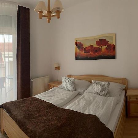 Konig Apartman Iii. Heviz Luaran gambar